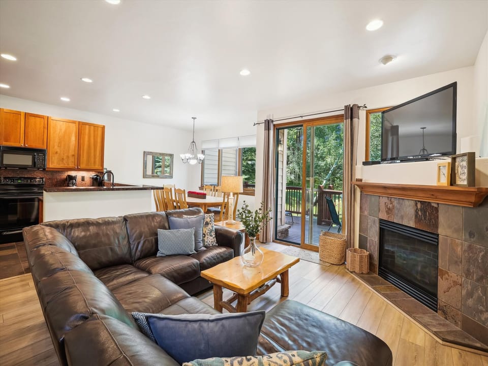 Living Room, Highland Greens 25, Breckenridge Vacation Rental
