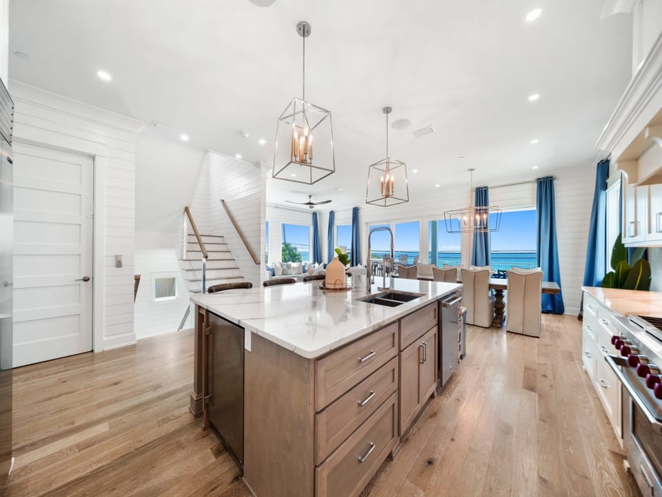 Teddy's Heaven | Gourmet Kitchen | Wolf Appliances | Panoramic Gulf Views | 2nd Floor