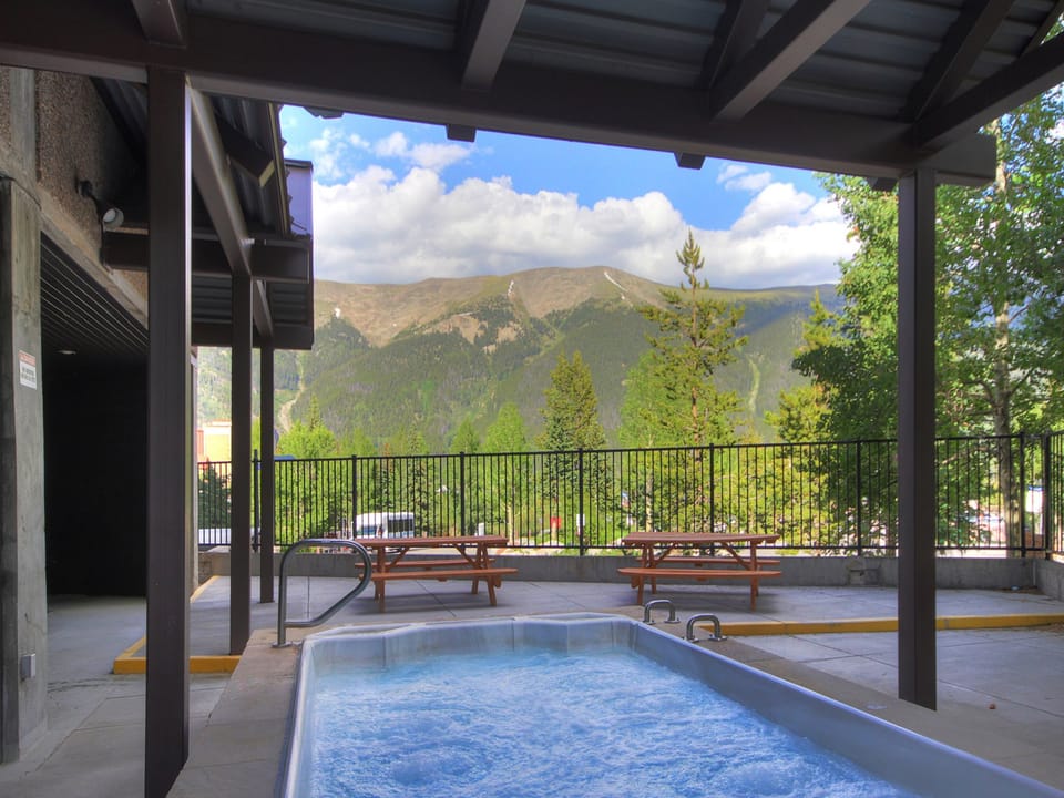 Outdoor communal hot tub at Mountain Plaza.