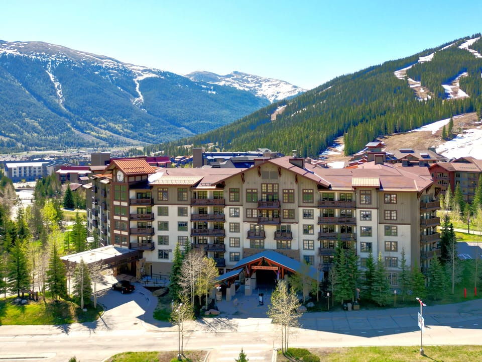 Passage Point with views of the Ten Mile Range and ski slopes in the background.