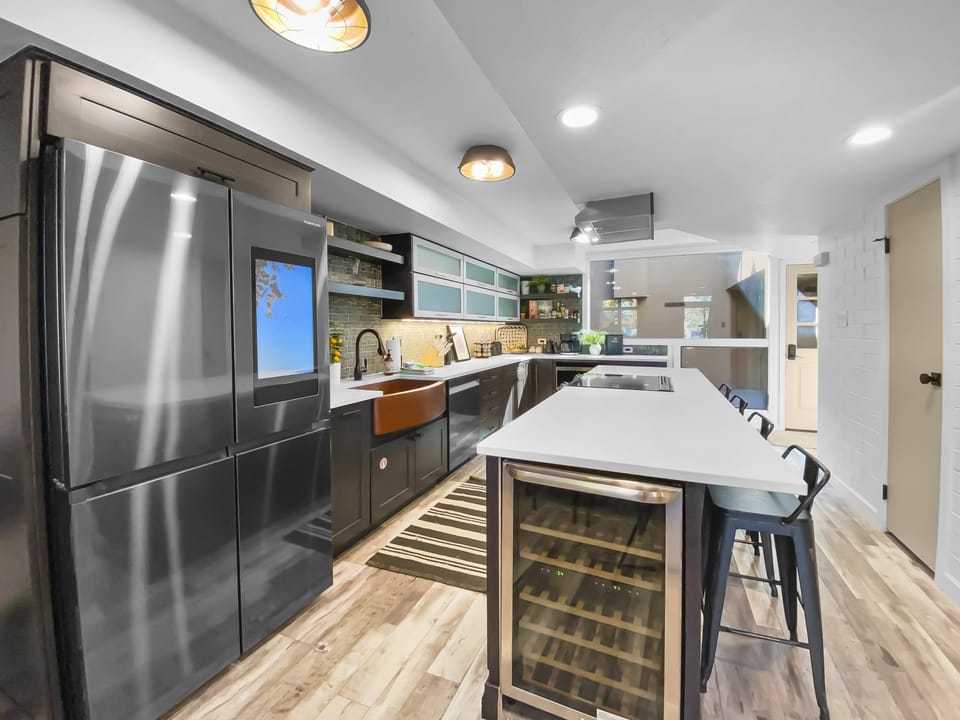 Wonderful Kitchen with Stainless Steel Appliances