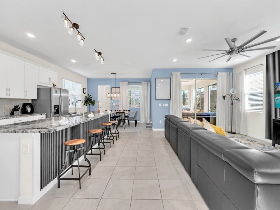 5-web-or-mls-2059-tropical-palms-cir