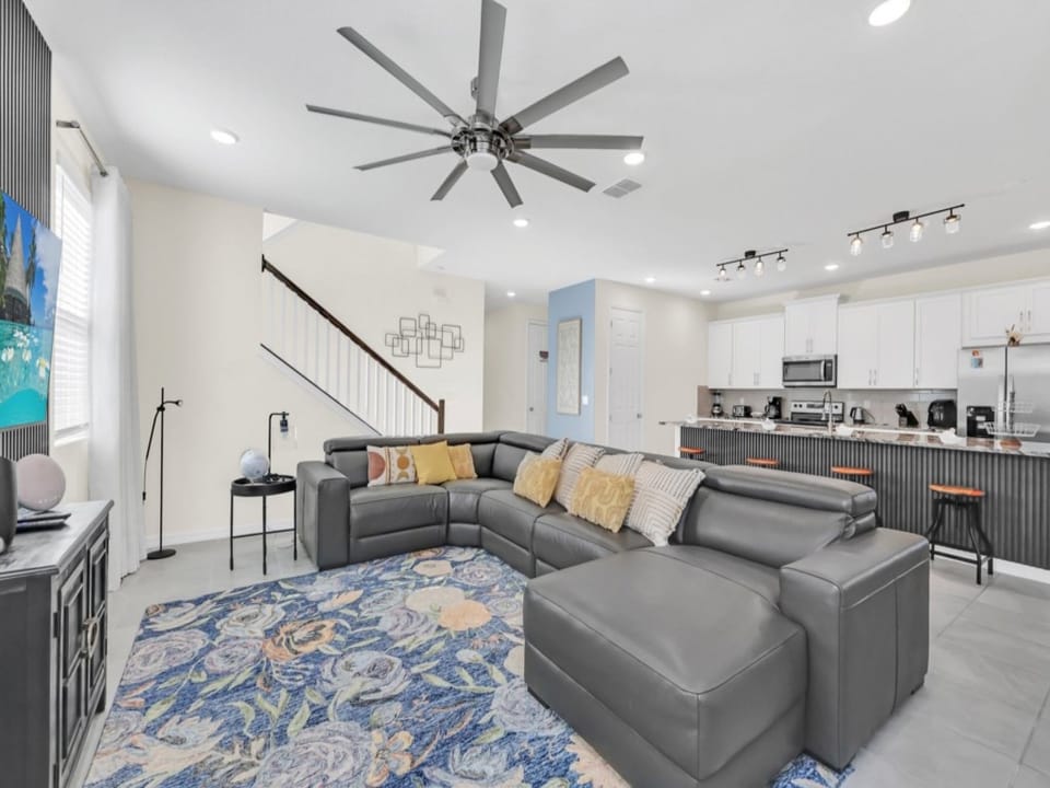 14-web-or-mls-2059-tropical-palms-cir