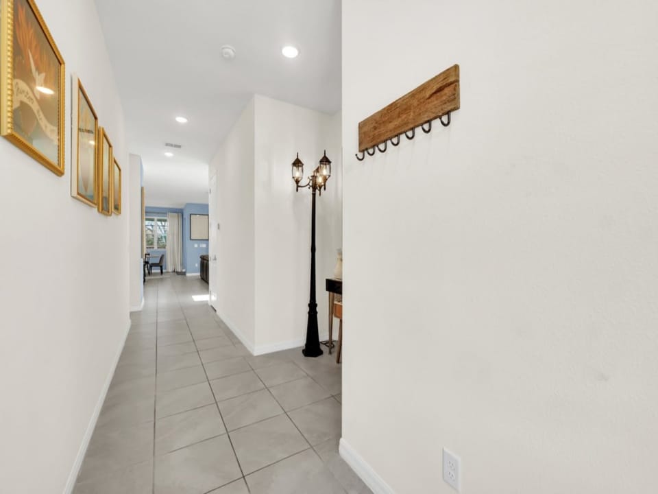 4-web-or-mls-2059-tropical-palms-cir