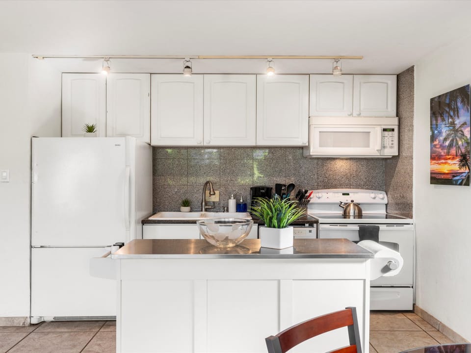 Charming kitchen area