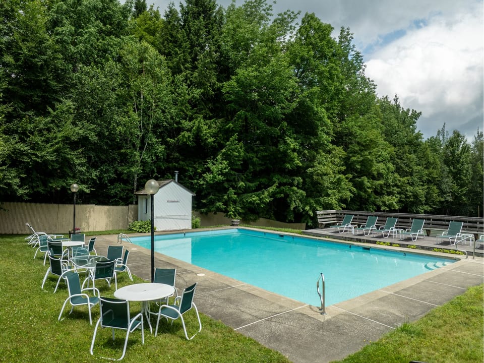 This property features a shared pool and tennis courts for fun family fun!