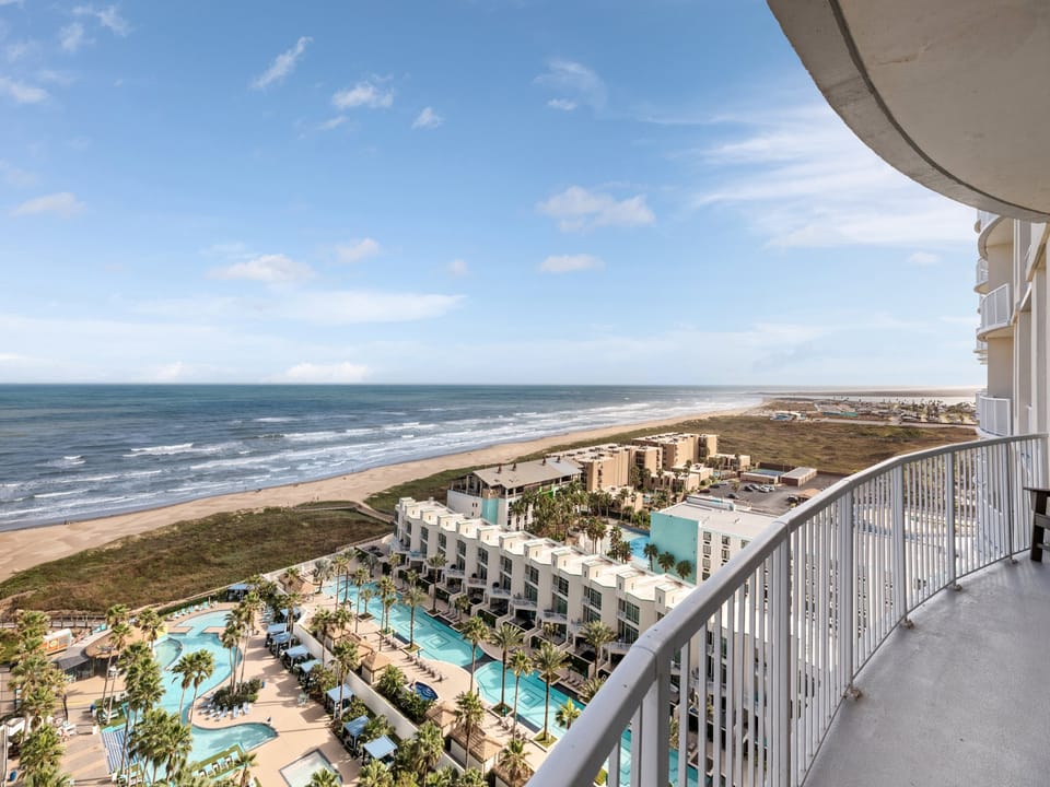 Spectacular 15th floor views!