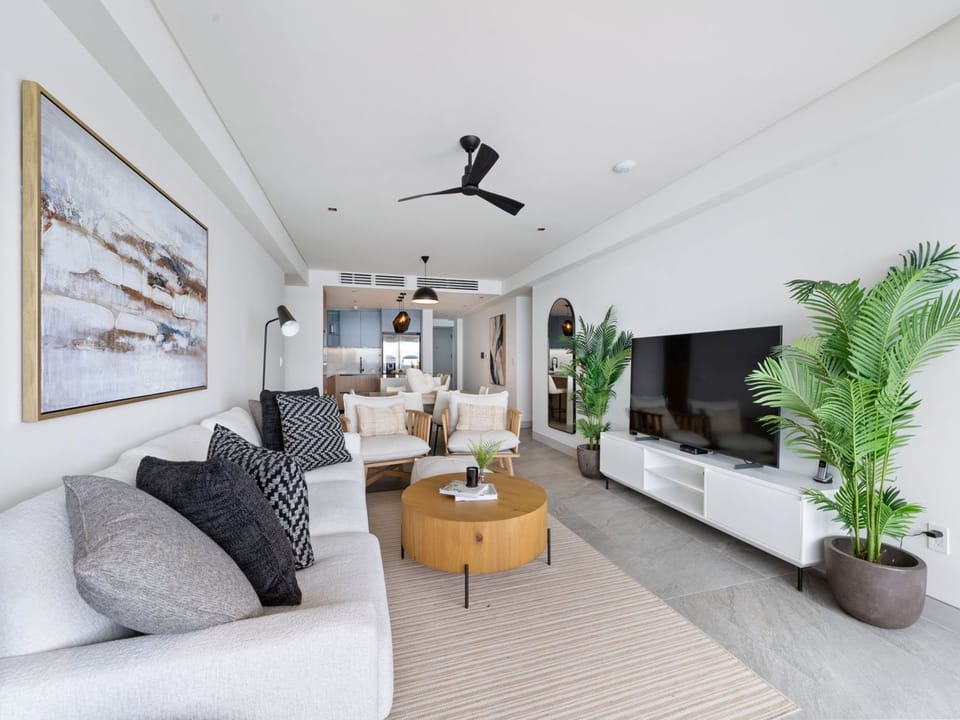 This exceptional condo blends contemporary design with the beauty of its natural surroundings
