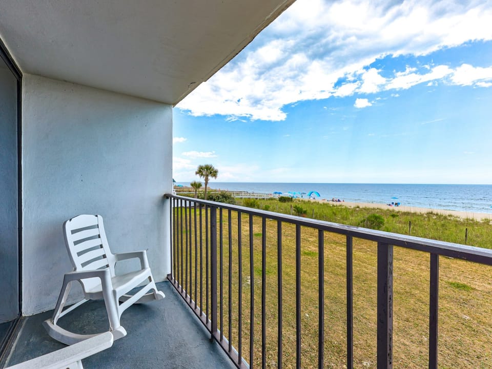 Atlantic Towers 207-print-022-022-Balcony-4200x2804-300dpi