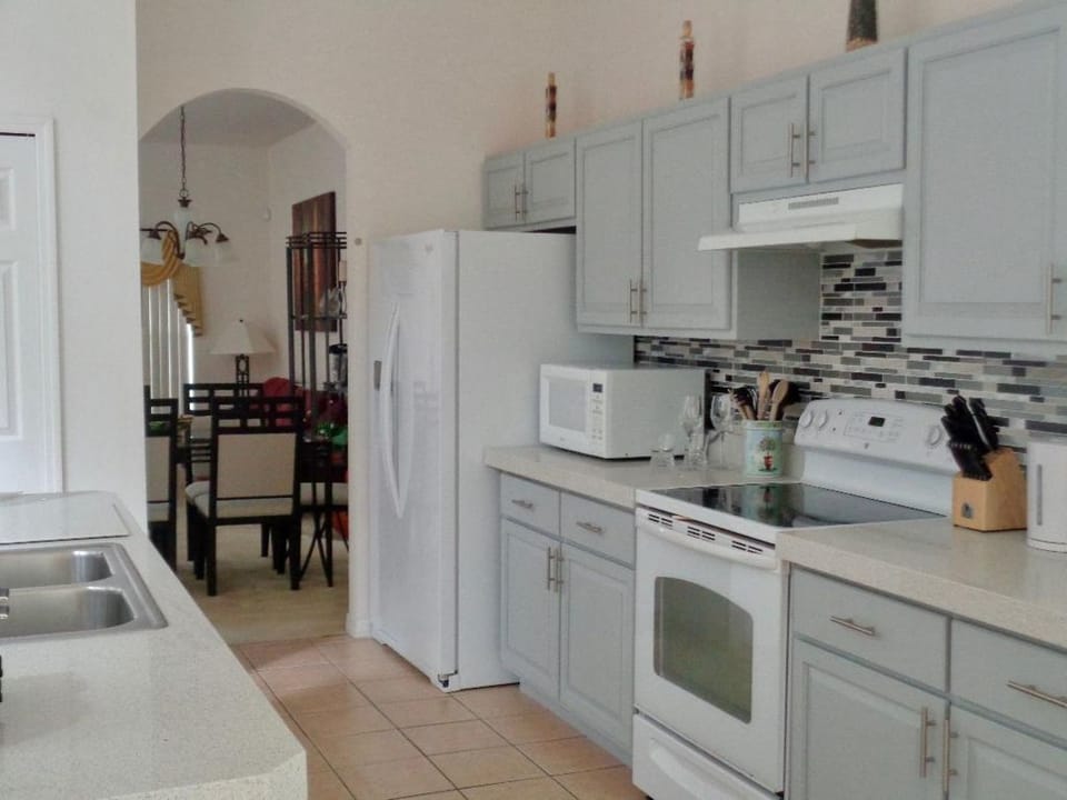 Kitchen area.jpg
