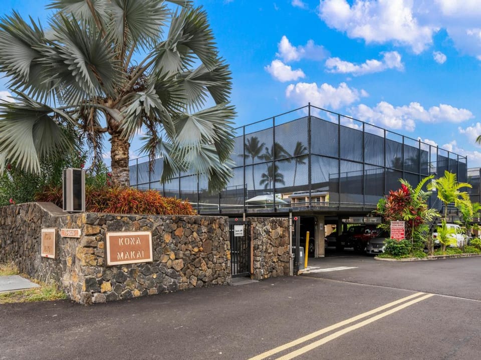 Welcome to Kona Makai!