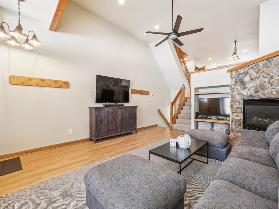 Living Room, Cedars 24, Breckenridge Vacation Rental