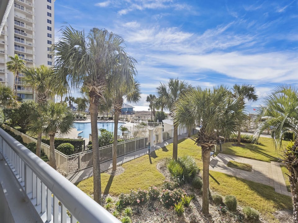 Enjoy gorgeous views of the Gulf of Mexico from the spacious 2nd floor balcony. Seating is provided so sit and relax with your morning coffee or evening cocktail.