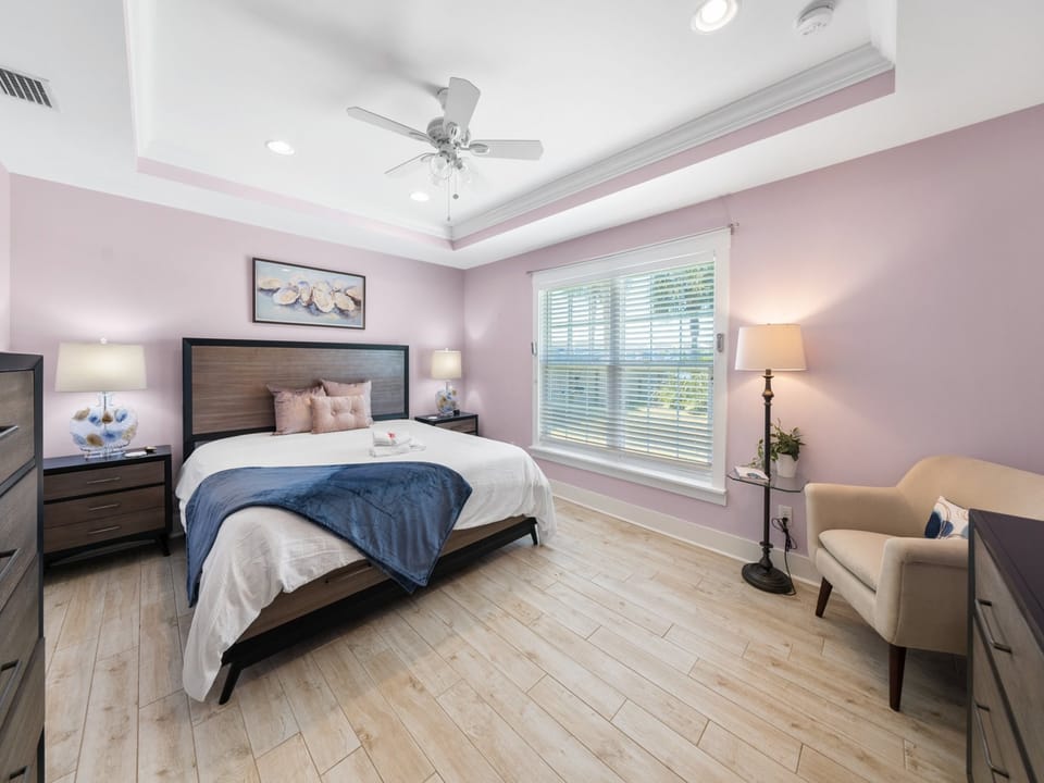 Lakeside Dream | King Master Bedroom | Pool View