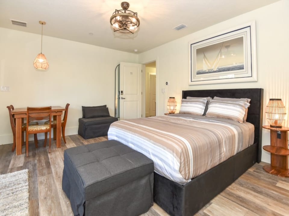 Queen Bed