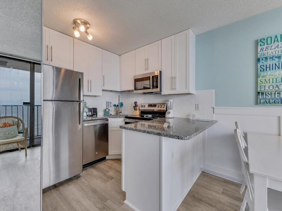 Atlantic Towers 1108-large-009-049-Kitchen-1500x1000-72dpi