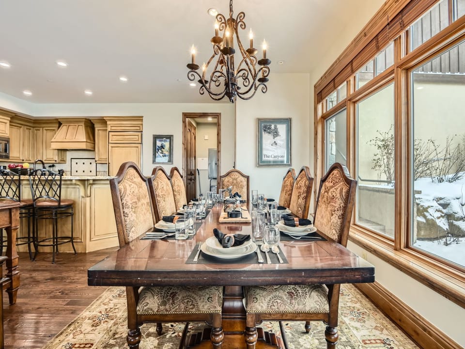 Wonderful dining space for the group/family