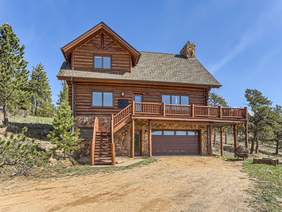 Front exterior view of The Broadmeadow Cabin