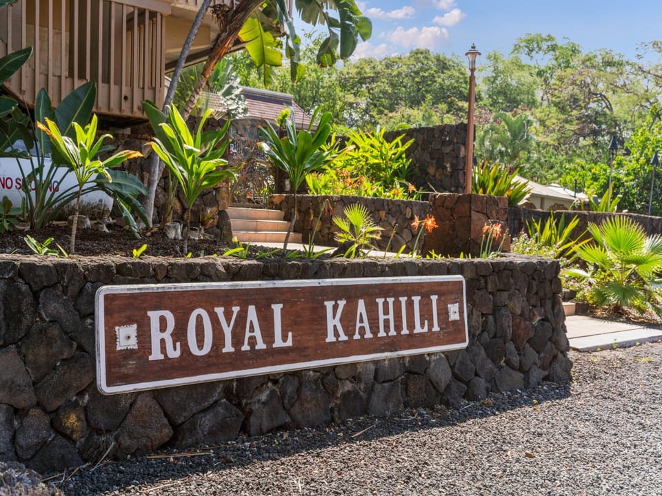 Welcome to Royal Kahili!