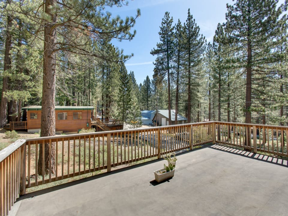 Spacious rooftop deck with room to lounge and enjoy the fresh mountain air.