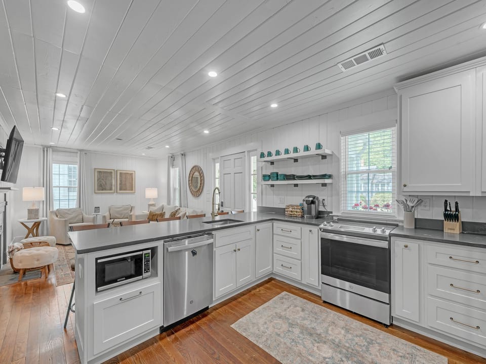 Fully equipped kitchen