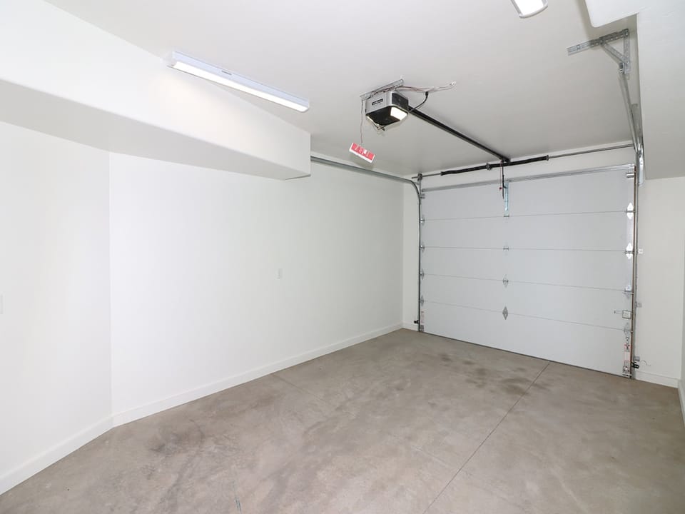 Spacious garage for storage