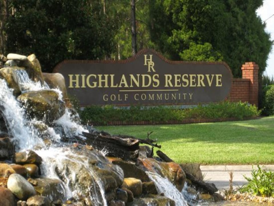 Enjoy the exclusive Highland Reserve Golf Community with lush surroundings.