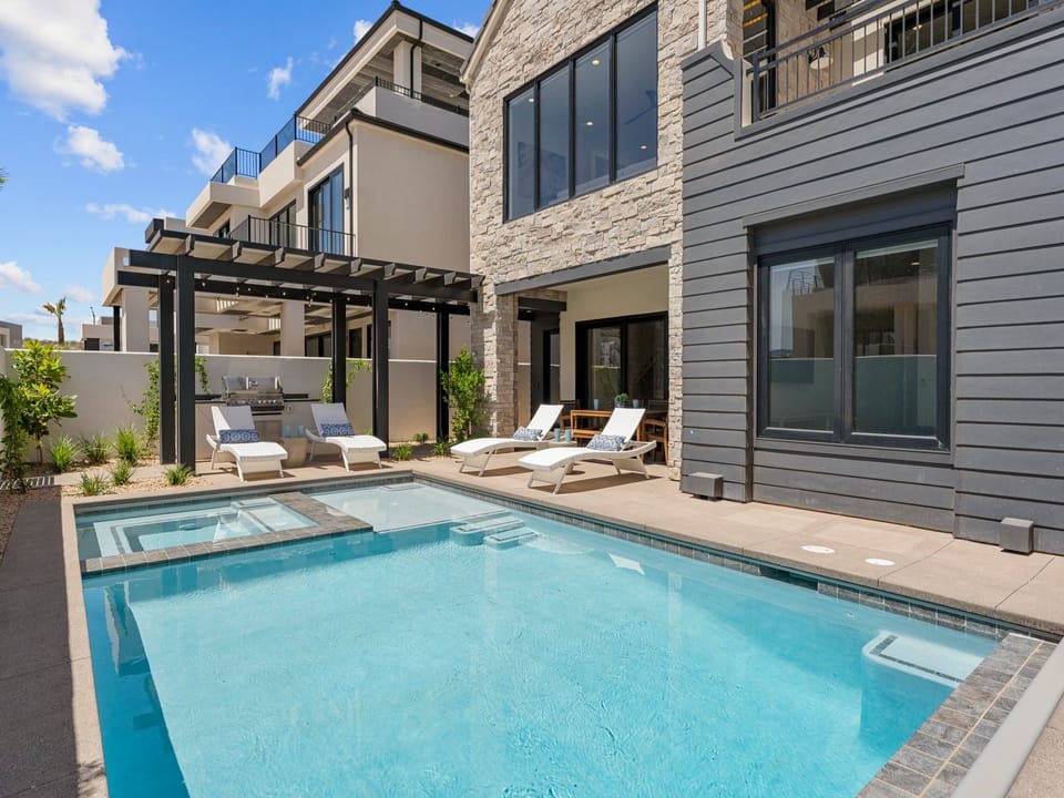 Private Pool + Hot Tub