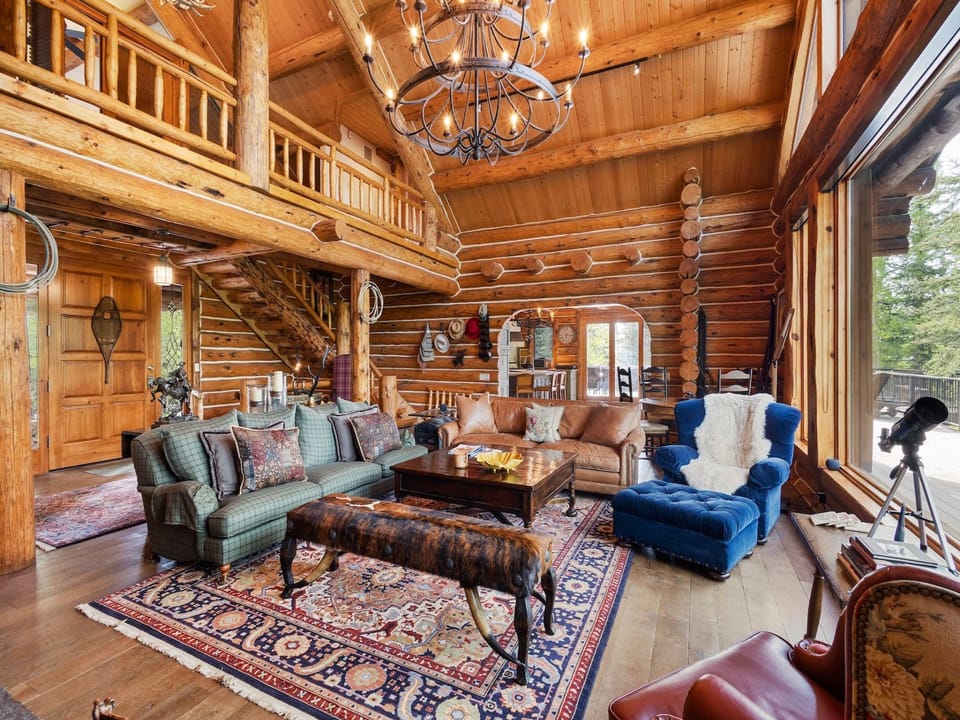 The perfect meeting area for guests, family games and entertainment classically designed with modern features.