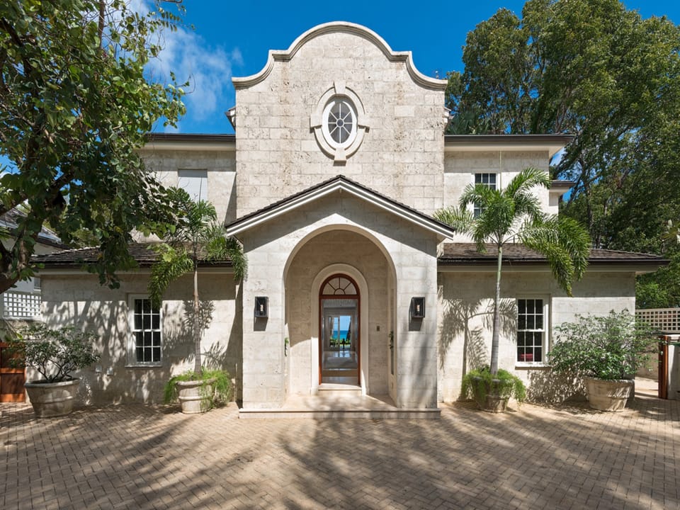 Latitude - Grand exterior