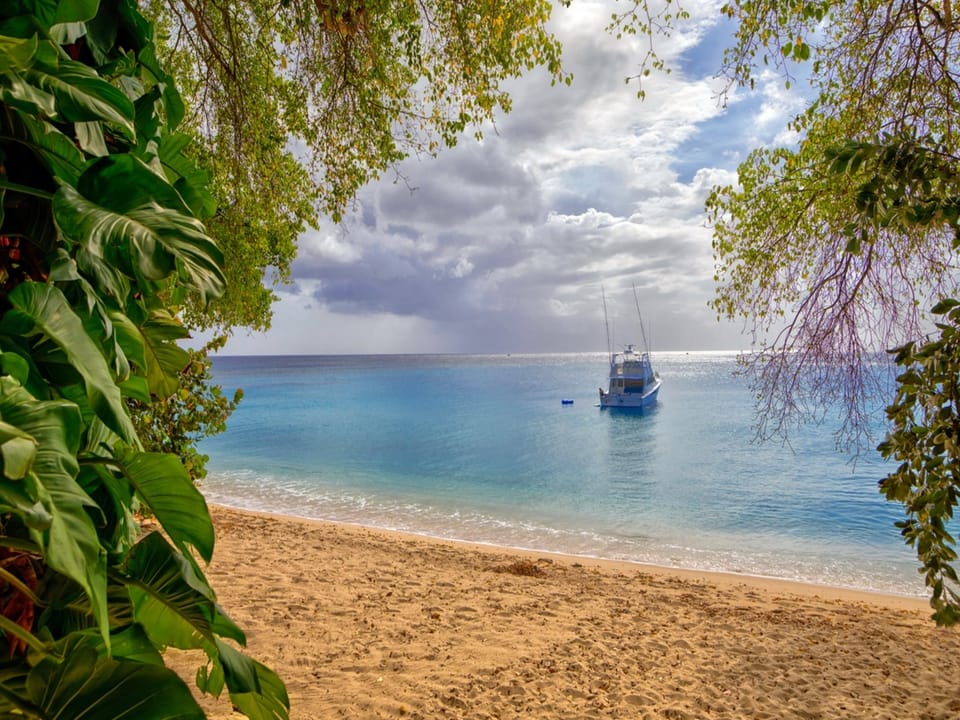 Waverly One - Beachfront Barbados villa