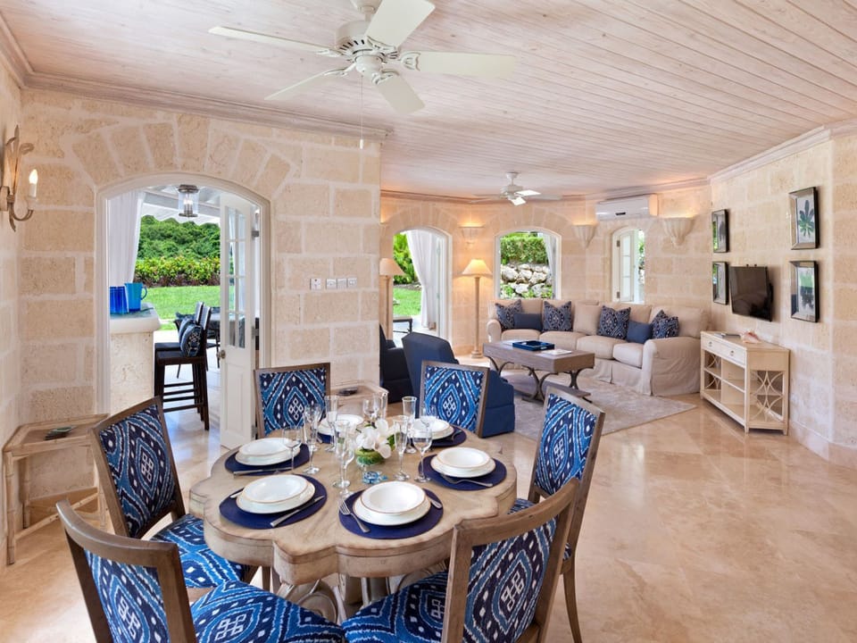 6-seater dining area open directly onto the pool deck