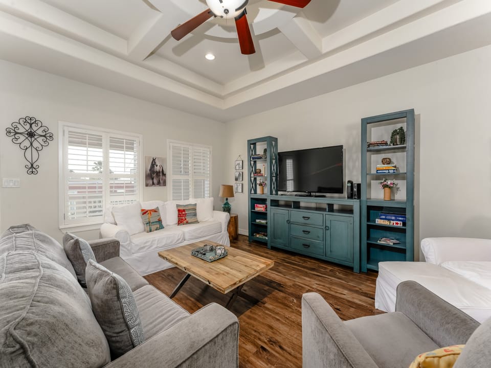2nd floor living area