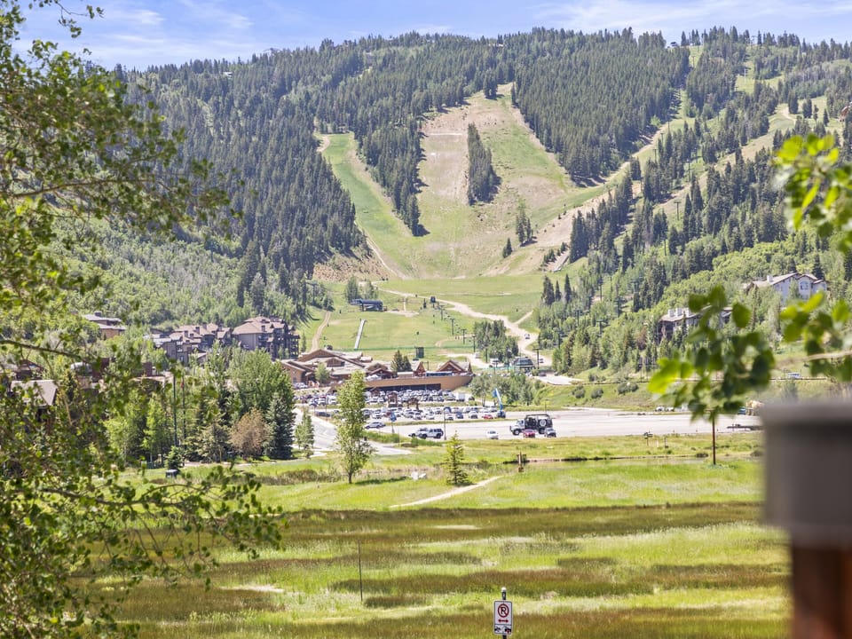 Chaparral 204 has spectacular views of green space and Deer Valley Resort.