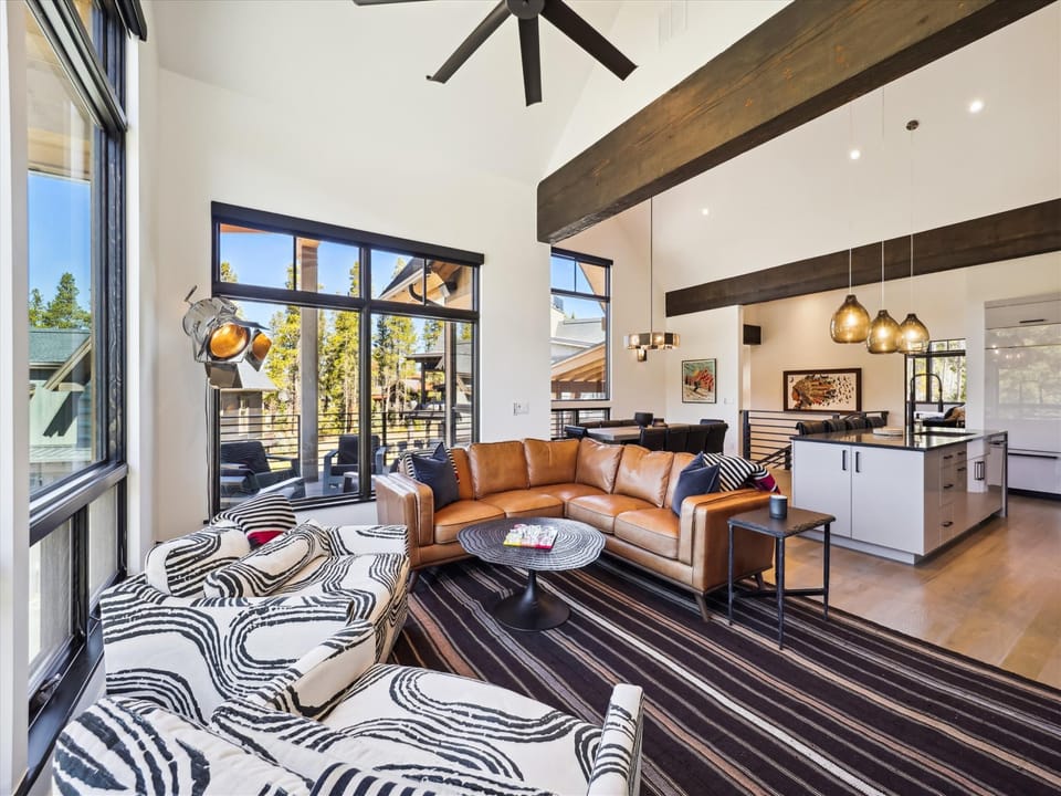 Living Area - Outside The Bubble - Breckenridge Vacation Rental