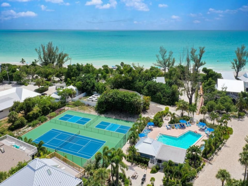 PoolTennisPickle1f