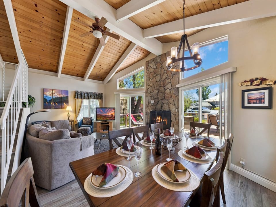 Spacious Dining Area for 8 with Views of the Water