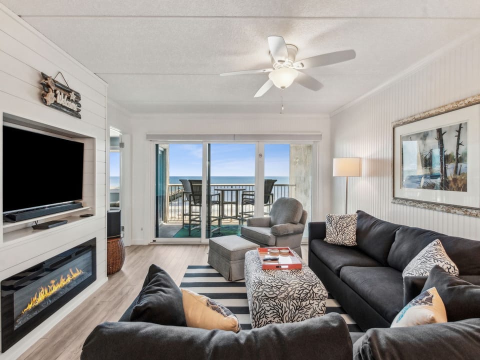 Living Room/TV/View