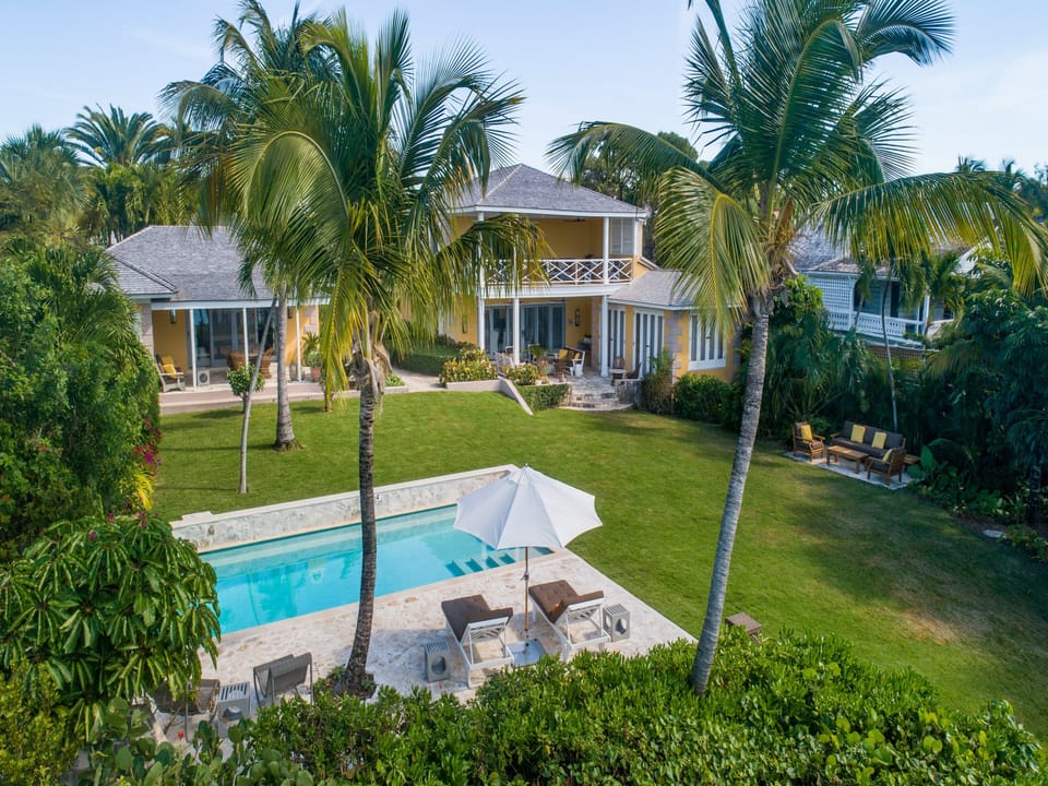 Welcome to Beehive, Harbour Island.