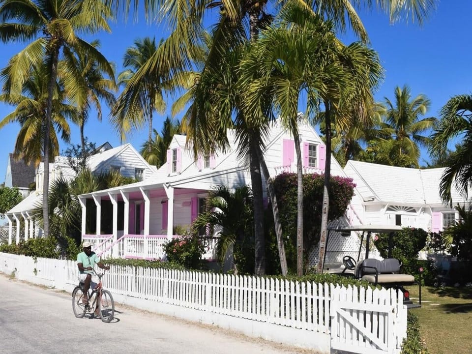 A Loyalist Cottage overlooking the Harbour