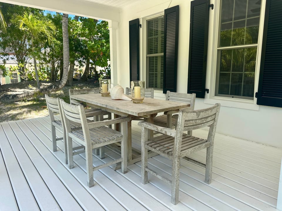 A sweeping over sized veranda to chill out on.