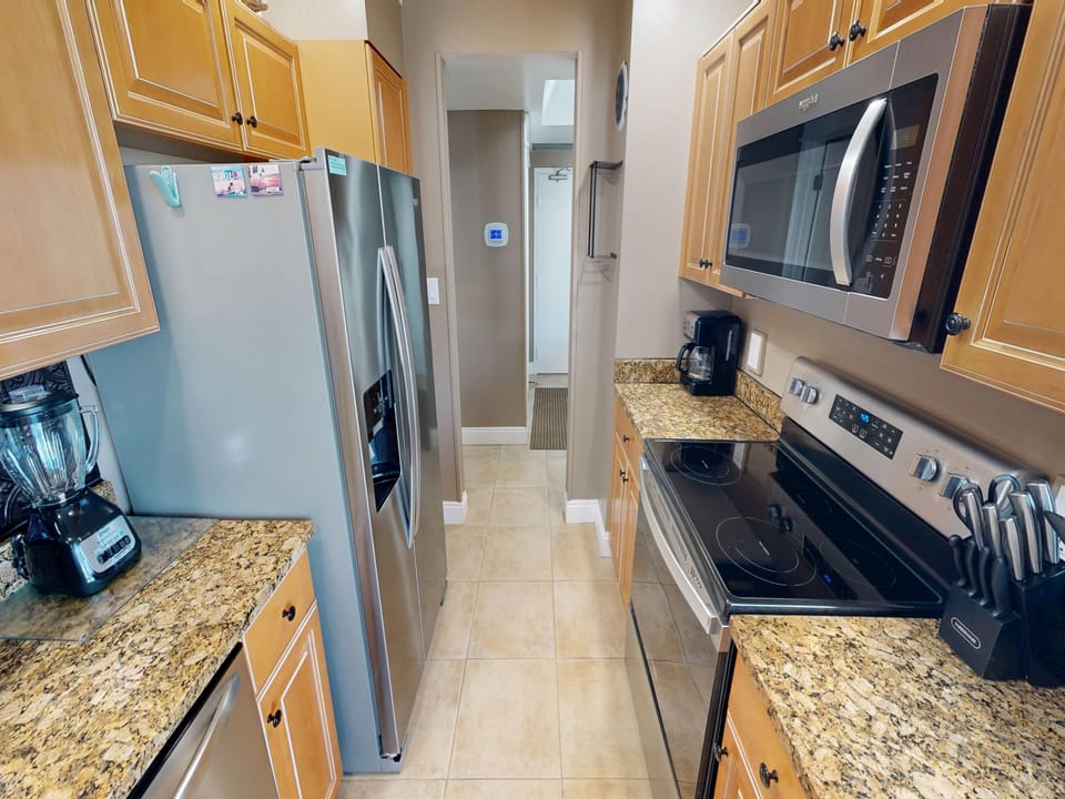 Surfside-708-Kitchen 1
