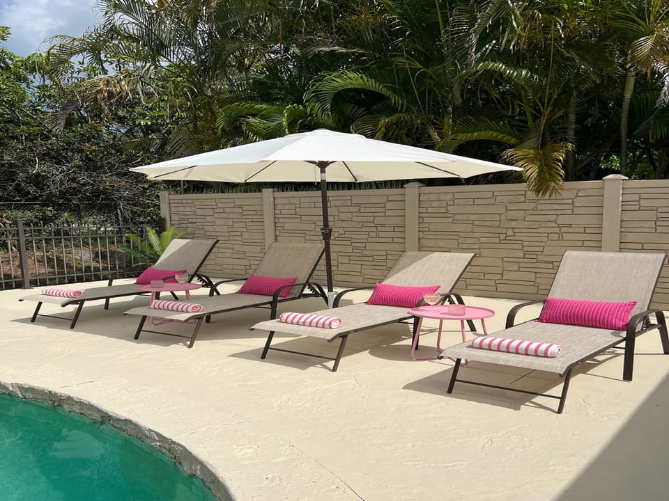 Lounge anyone