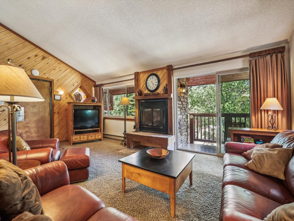 Living Room - Pine Ridge 11E - Breckenridge Vacation Rental