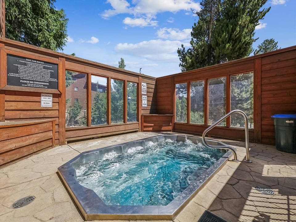 Hot Tub - Pine Ridge 11E - Breckenridge Vacation Rental