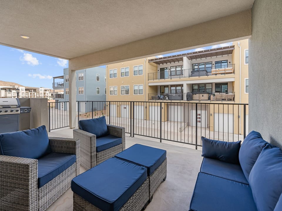 Patio/ Deck