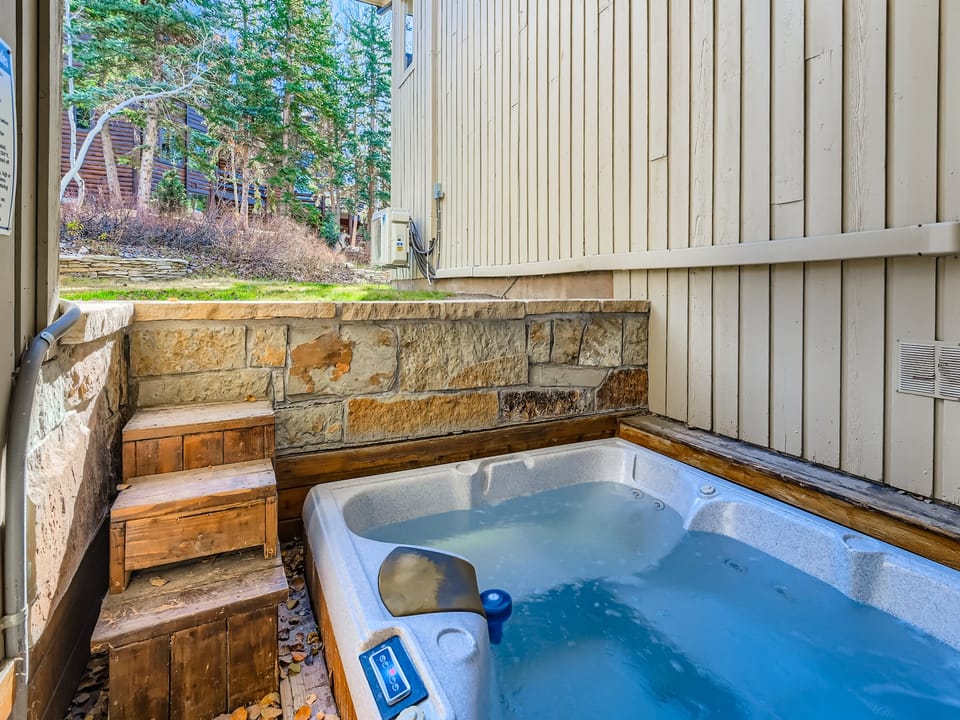 Soak your muscles in your private hot tub, surrounded by forest views and soft candlelight—your own slice of mountain serenity.