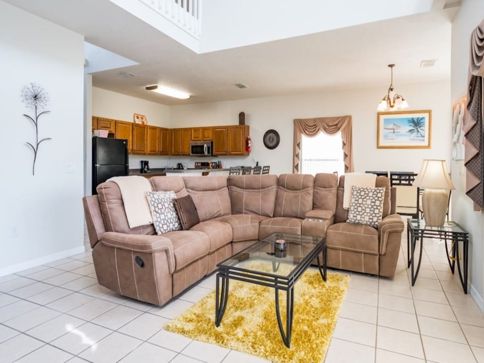 Lounge 3.jpg