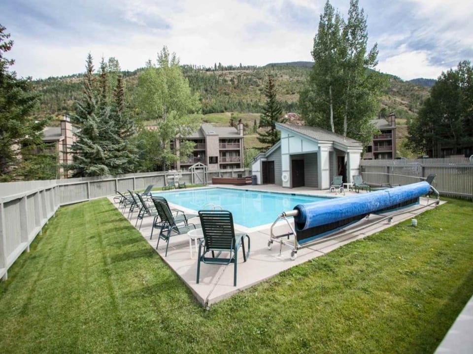 Commuinty pool and hot tub