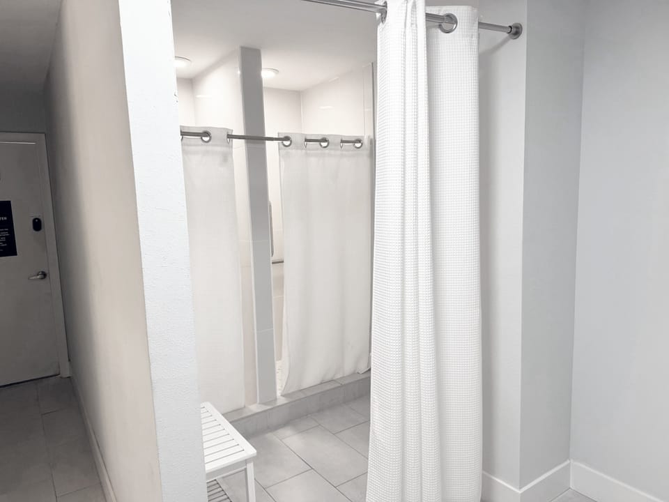 Enjoy the saunas for both men and women on the 1st floor along with private showers and dressing rooms.